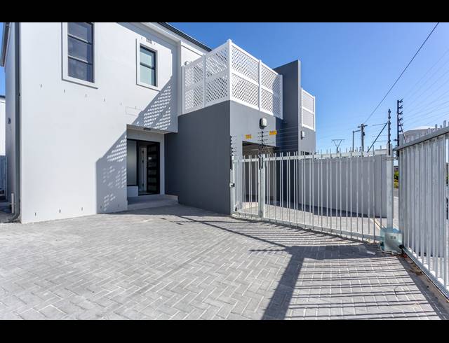 3 BEDROOM HOUSE TO LET IN SYBRAND PARK